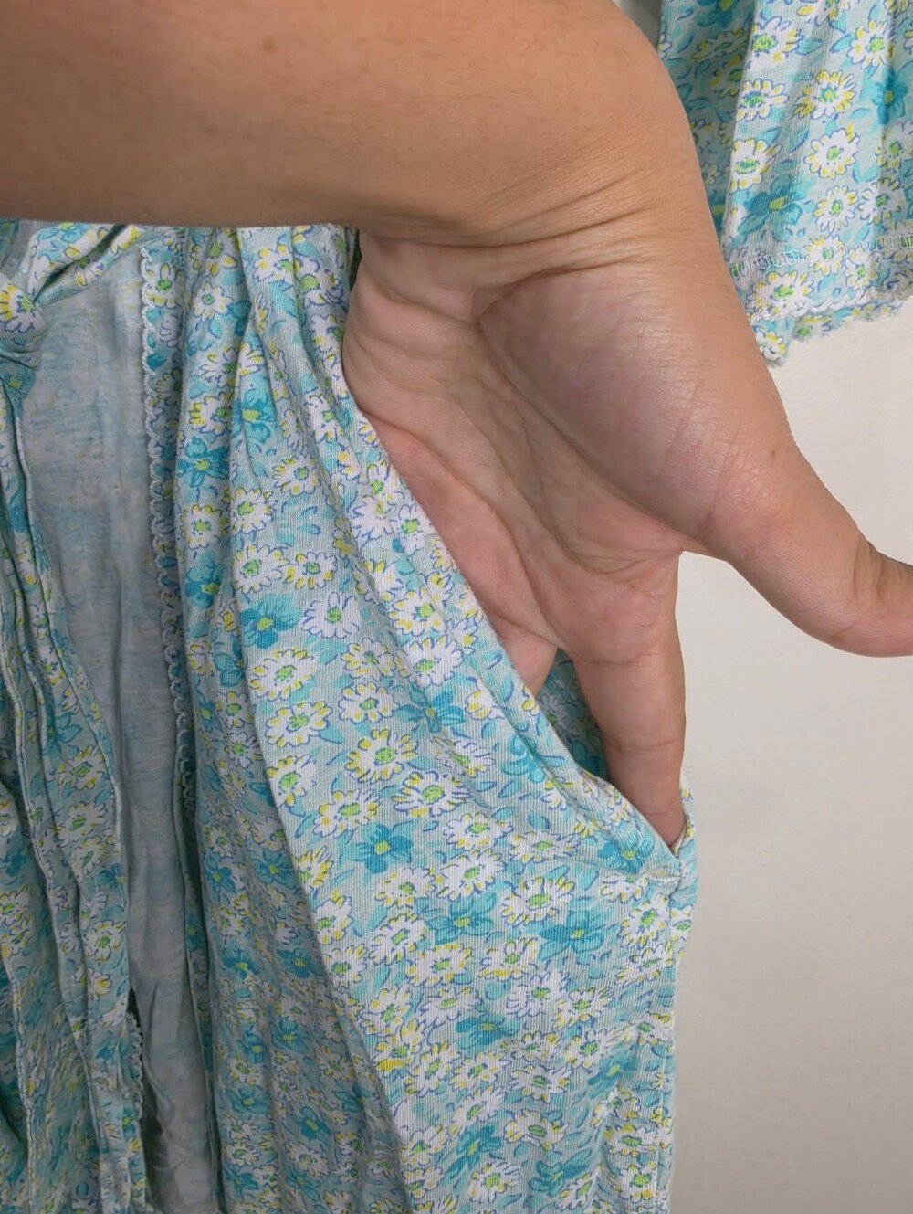 Breakfast In Bed Light Blue Floral Robe - Women's Soft Kimono Robe - Picture 8 of 9